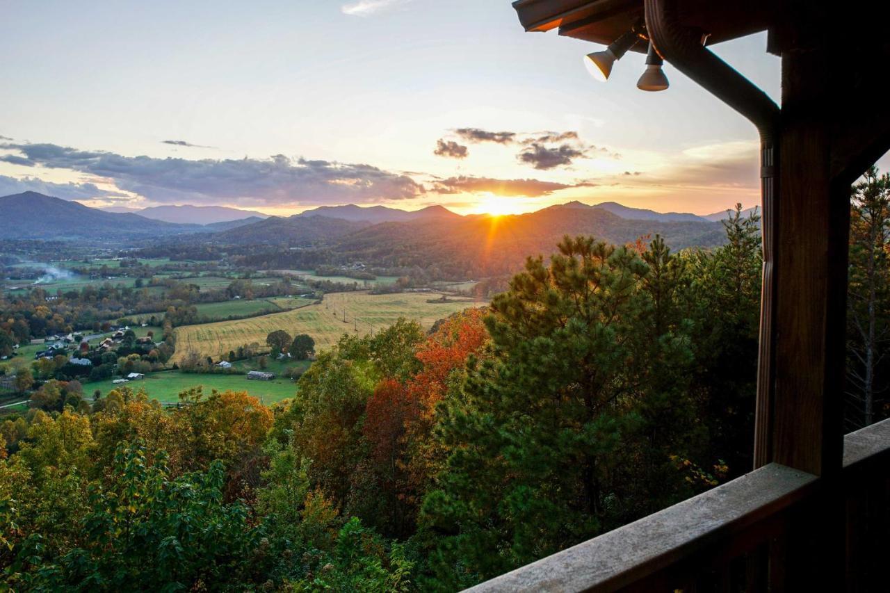 Smoky Mountain Retreat With Hot Tub, Arcade Games Villa Pigeon Forge Exterior photo